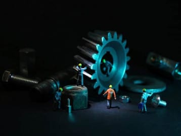 Mechanical-Engineering-vs-Electrical-Engineering-what-to-choose-358x270